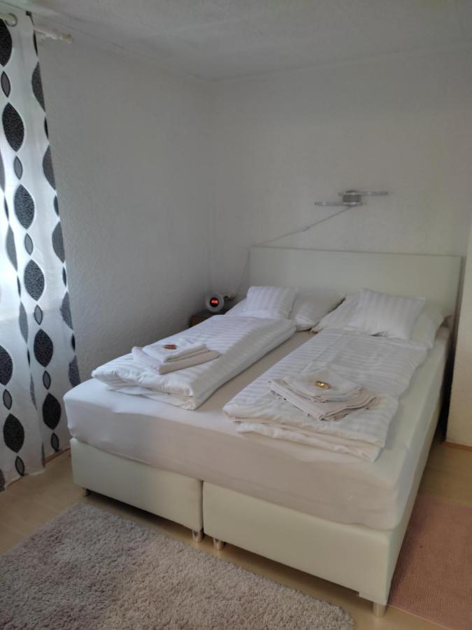 Gaestezimmer Boxenstopp Veitsbronn Екстер'єр фото