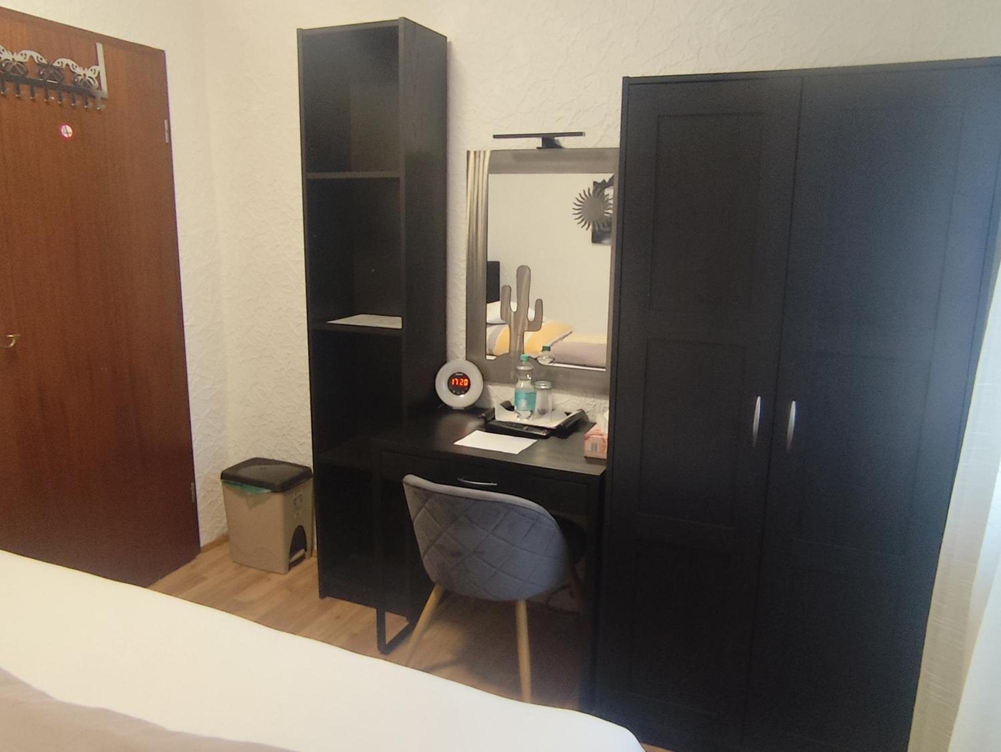 Gaestezimmer Boxenstopp Veitsbronn Екстер'єр фото
